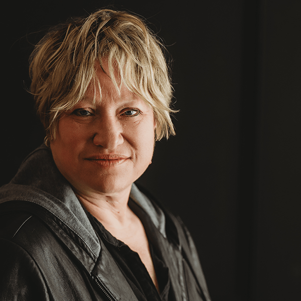 Guest Appearance with author Elena Taylor