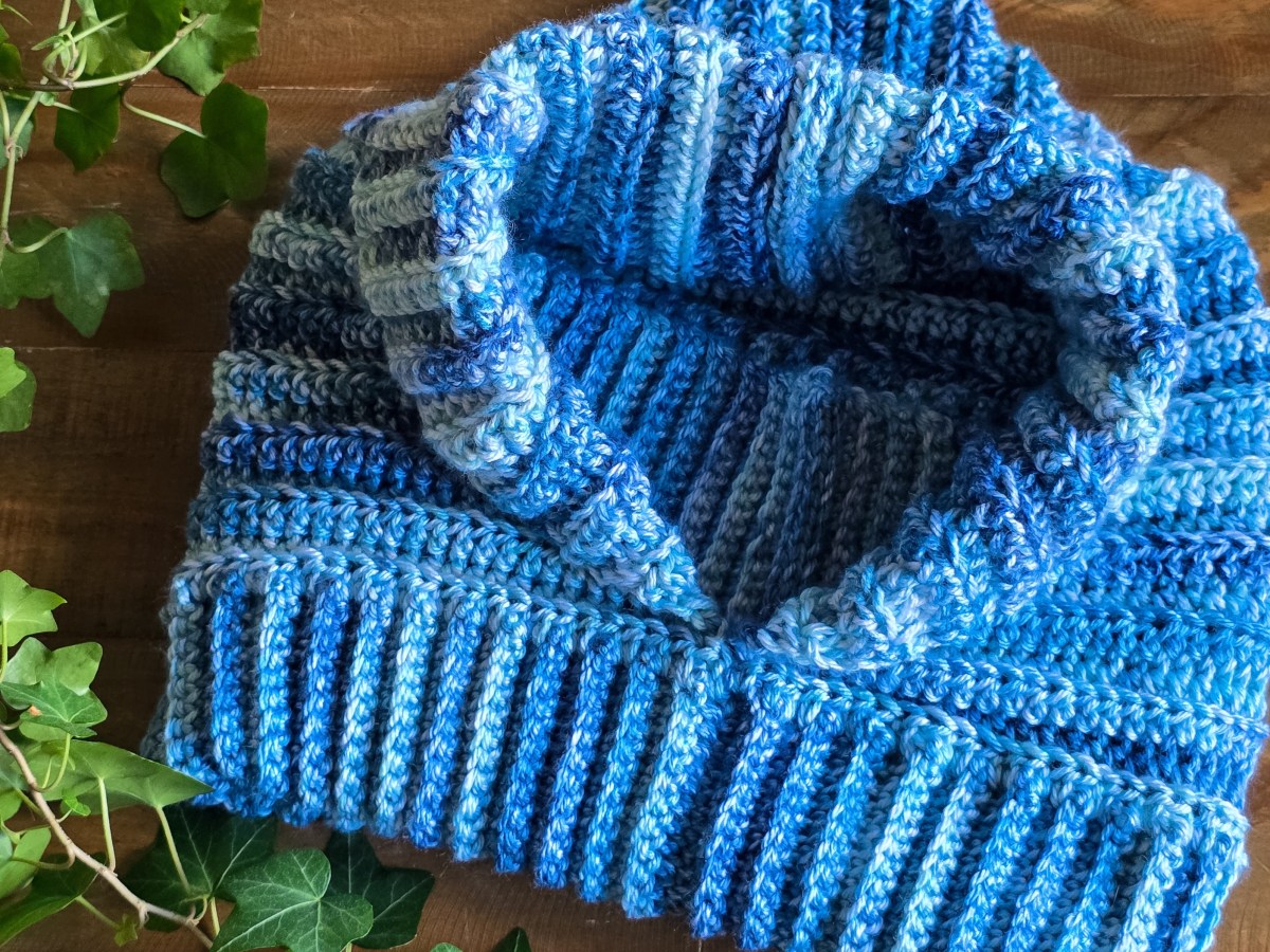 Hooded Cowls Are Back and So Is the Cozy&nbsp;Season